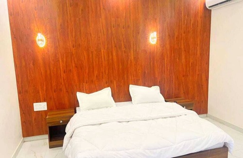Gurugram Hotel | Kingfisher Luxury Resort