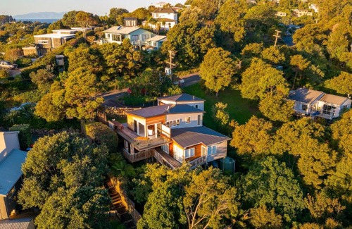 Waiheke Island Villa | Kingfisher Views - Premium family house in Oneroa