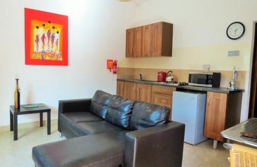Serrekunda Apartamento | Kingfishers Apartments