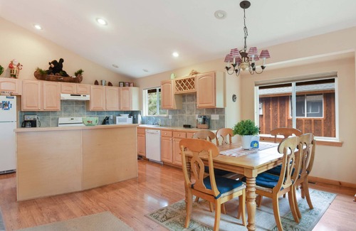 Kings Beach Casa | Kings Beach Bliss Walk to Outdoor Fun!