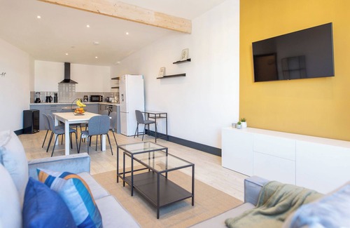 Castle Apartamento | Kings Building- 2 Bed & Bathroom Flats