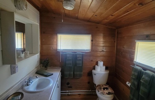 Pinehurst Cabina | Kings Canyon/Sequoia Rustic Cabin