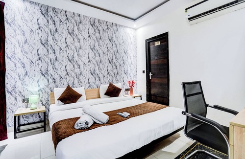 Pitampura Hotel | KINGS COURT HOTEL