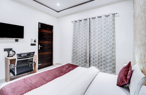 Pitampura Hotel | KINGS COURT HOTEL