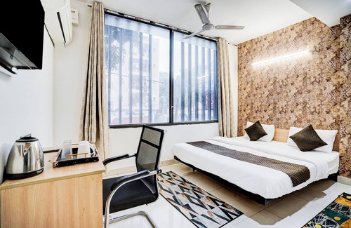 Pitampura Hotel | KINGS COURT HOTEL
