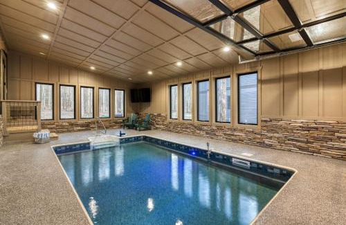 Pittman Center Casa | Kings Crown by AvantStay Indoor Pool Hot Tub Firepit Theater All-Season Retreat
