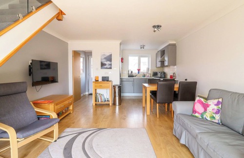 Horning Cabaña | KINGSMERE, pet friendly, with a garden in Horning