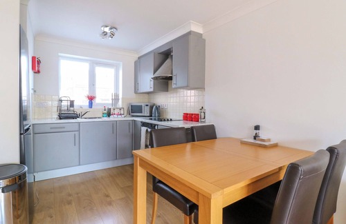 Horning Cabaña | KINGSMERE, pet friendly, with a garden in Horning