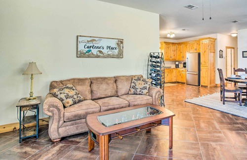 Kingston Casa | Kingston Home w/ Patio < 4 Mi to Lake Texoma!