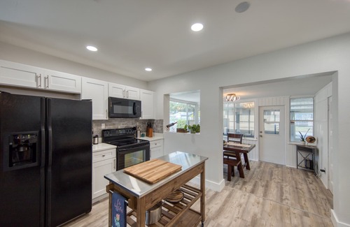 Disston Heights Casa | Kingston - House in St. Petersburg. Close to downtown & the beach! Dog friendly