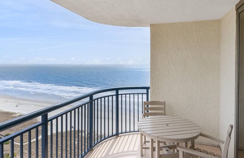 Arcadian Shores Condominio | Kingston Residences 2 Bedroom Ocean View Condos