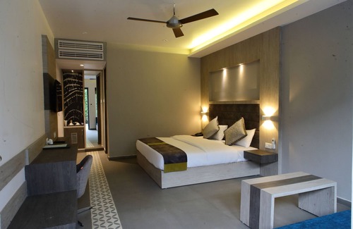 Kanpur Hotel | Kingston Resort
