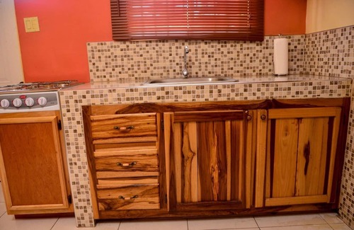 Molynes Gardens Apartamento | Kingston Sunset Guest Apartment I
