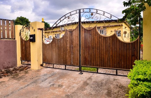 Molynes Gardens Apartamento | Kingston Sunset Guest Apartment I