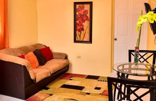 Molynes Gardens Apartamento | Kingston Sunset Guest Apartment I