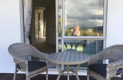 Kinloch Cama Y Desayuno | Kinloch Lake & Golf Views