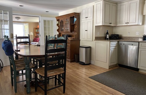 Southern Coast Casa | Kinney Shores home just steps to beautiful 7 miles of sandy beach on Saco Bay