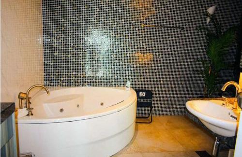 Taman Istana Apartamento | Kinta Riverfront Penthouse
