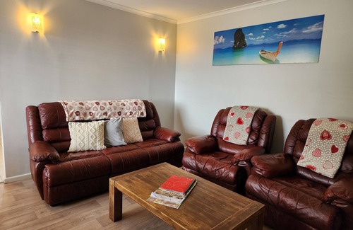 Spencer Park Casa | Kira's Holiday Home on Gairdner - Pet Friendly