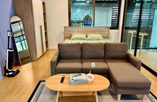Rat Burana Chalet De Esquí | Kirin Riverside Homestay with AC, WiFi in Bangkok