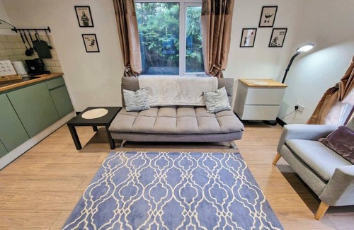 Kirkby Casa | Kirkby Bungalow by City SuperHost