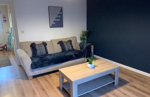 Skegby Casa | Kirkby House, 3 bedroom, sleeps up to 7 with sofa bed, holiday, corporate, contractor stays