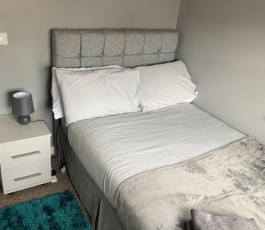 Skegby Casa | Kirkby House, 3 bedroom, sleeps up to 7 with sofa bed, holiday, corporate, contractor stays