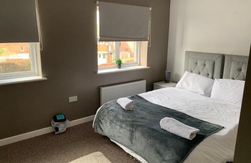 Skegby Casa | Kirkby House, 3 bedroom, sleeps up to 7 with sofa bed, holiday, corporate, contractor stays