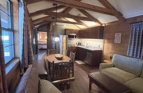 Dadeville Cabina | Kirkland Cabin on the Lake!