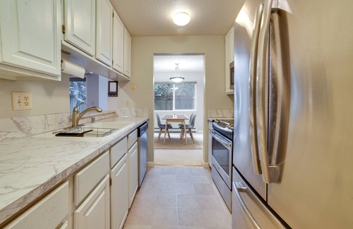 Kirkland Condominio | Cozy Kirkland Condo ~ 11 Mi to Downtown Seattle!