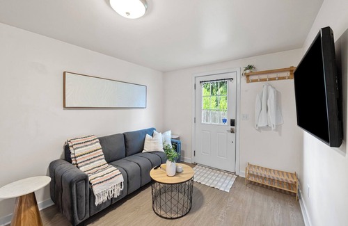 Moss Bay Cabaña | Kirkland Highland Guest House