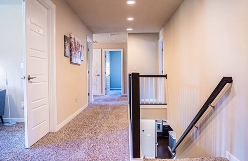 North Rose Hill Casa | Kirkland Luxury Tranquil Retreat 7BR w/ Office