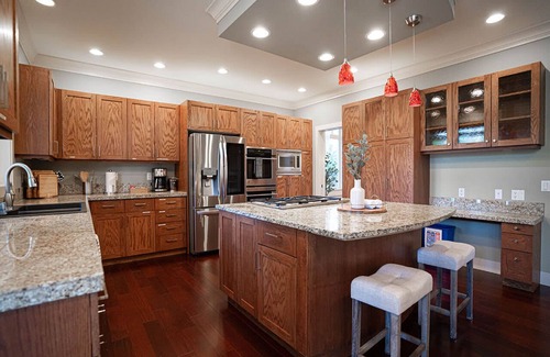 South Juanita Casa | Kirkland's Expansive Custom Built Home Near Juanita