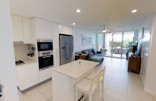 Coolangatta Hotel | Kirra Surf Apartments