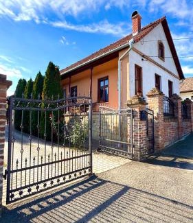 Komlo Apartamento | Kisbattyán Vendégház