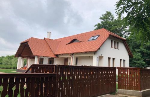 Kallosemjen Casa | Kiscsere Vendégház