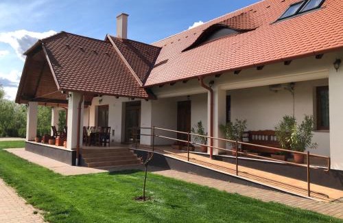 Kallosemjen Casa | Kiscsere Vendégház