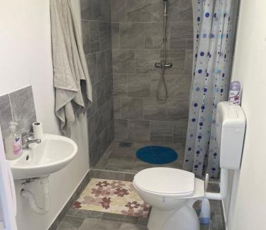 Nagydorog Apartamento | KISHOMes-Munkásszállás és Albérlet