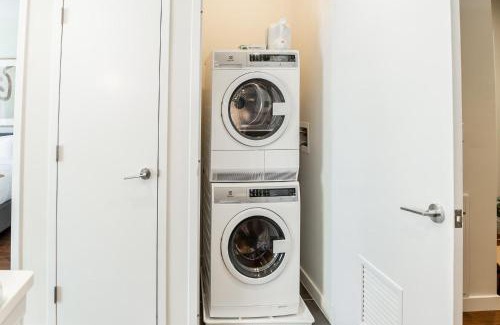 Central Business District Apartamento | Kislak 302 Spacious 1BR in Heart of Downtown