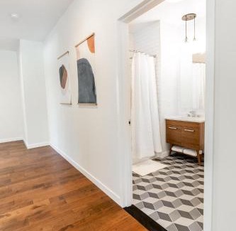 Central Business District Apartamento | Kislak 403 Luxurious 2BR Retreat Above the City