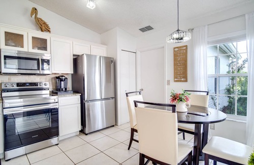 Indian Point Villa | Kissimmee 3 bedroom with private pool 10 mints to Disney