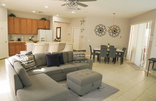 San Benito Casa | Kissimmee House heat Pool & Spa Near Epic Universal, Huge Resort Amenities