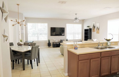 San Benito Casa | Kissimmee House heat Pool & Spa Near Epic Universal, Huge Resort Amenities