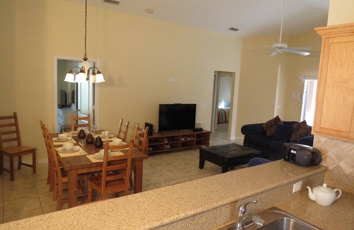 Lindfields Casa | Kissimmee Maingate Pool Homes by SOVH