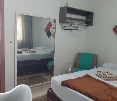 Maringa Apartamento | Kit Net 5 azul cama casal