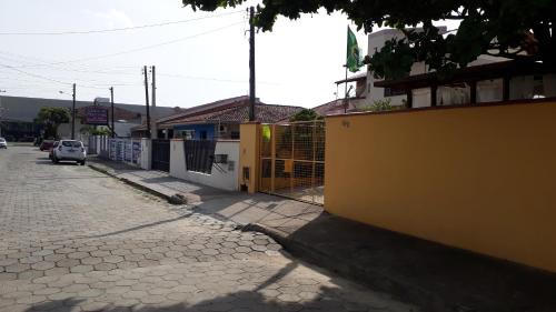 Penha Casa | Kitinet Container próximo Praia e Beto Carrero