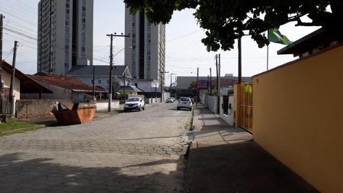 Penha Casa | Kitinet Container próximo Praia e Beto Carrero