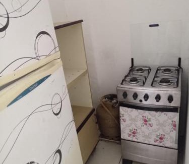 Sao Joao do Rio Vermelho Casa | Kitinete Simples de fundos