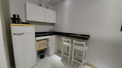 Pereque-Acu Casa | KITNET 01 com ar cond, à 3 min da praia