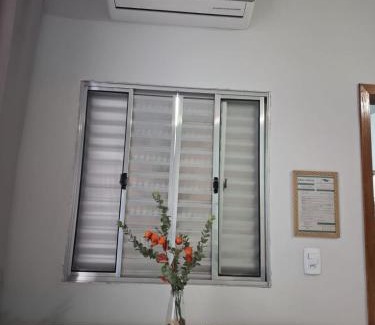 Capao Bonito Casa | Kitnet com ar condicionado e banheiro externo